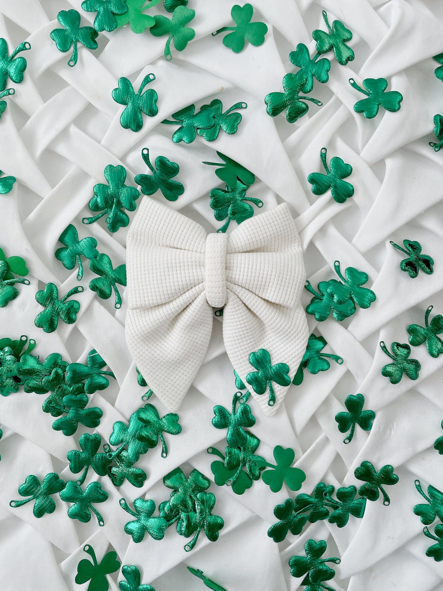 Lucky Cream Knited Bow with Shamrock