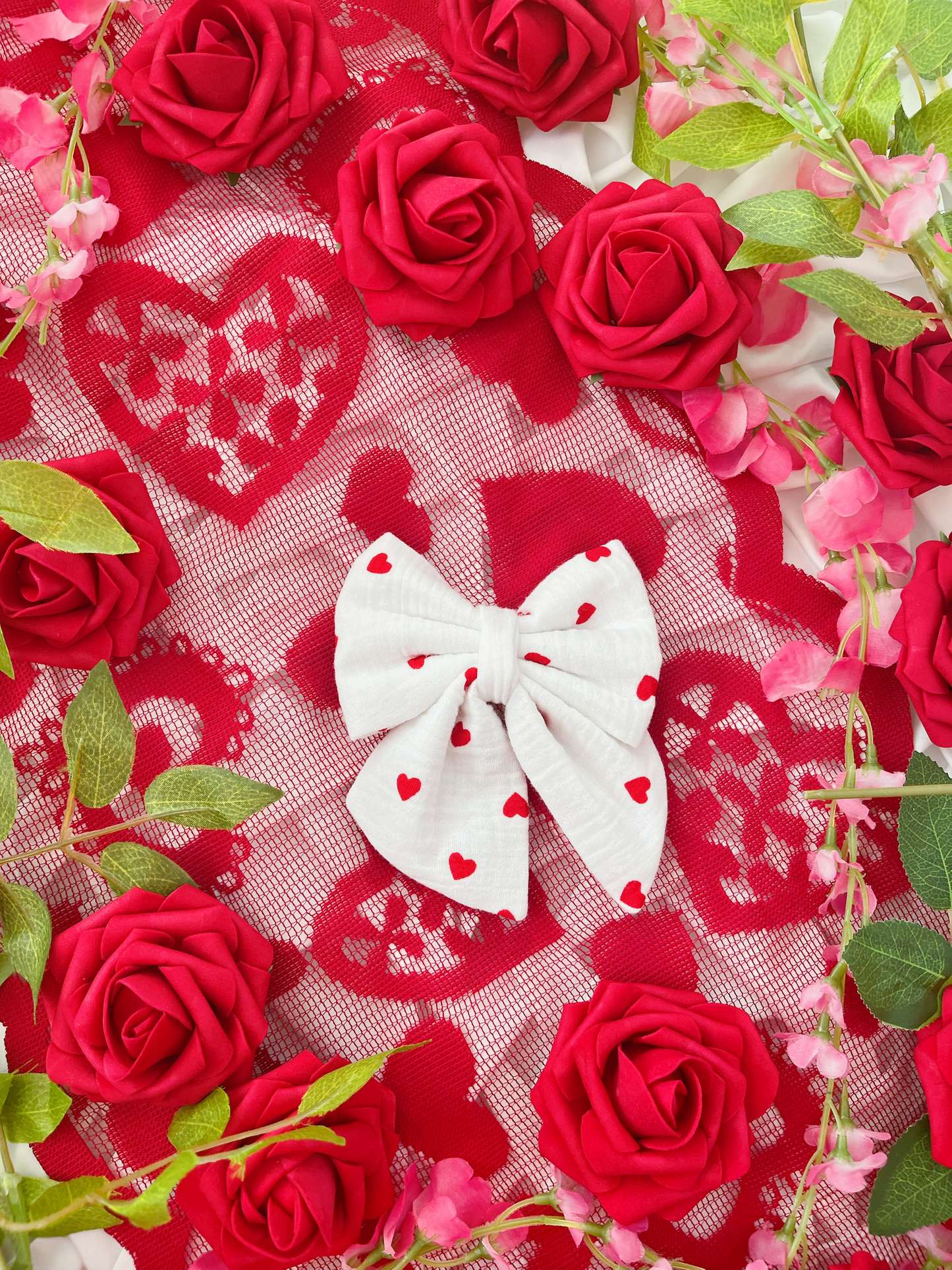 Falling in Love - White and Red Heart Pattern Bow