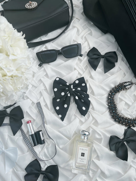 On the dot - Black and white dot bow