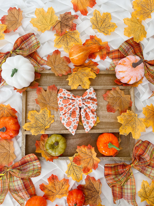 Autumn is calling - Pumpkin Pattern Bow