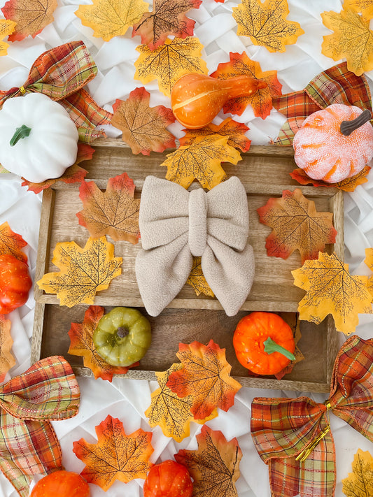 Autumn is calling - Beige Wool Bow