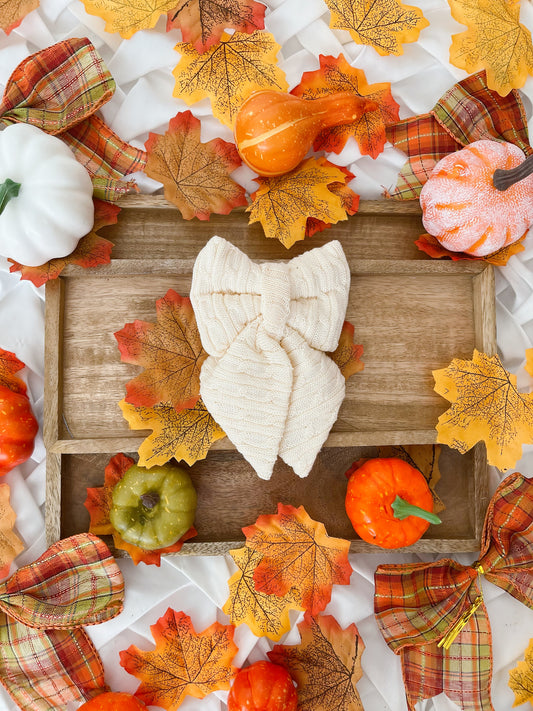 Autumn is calling - Cream Knit Bow
